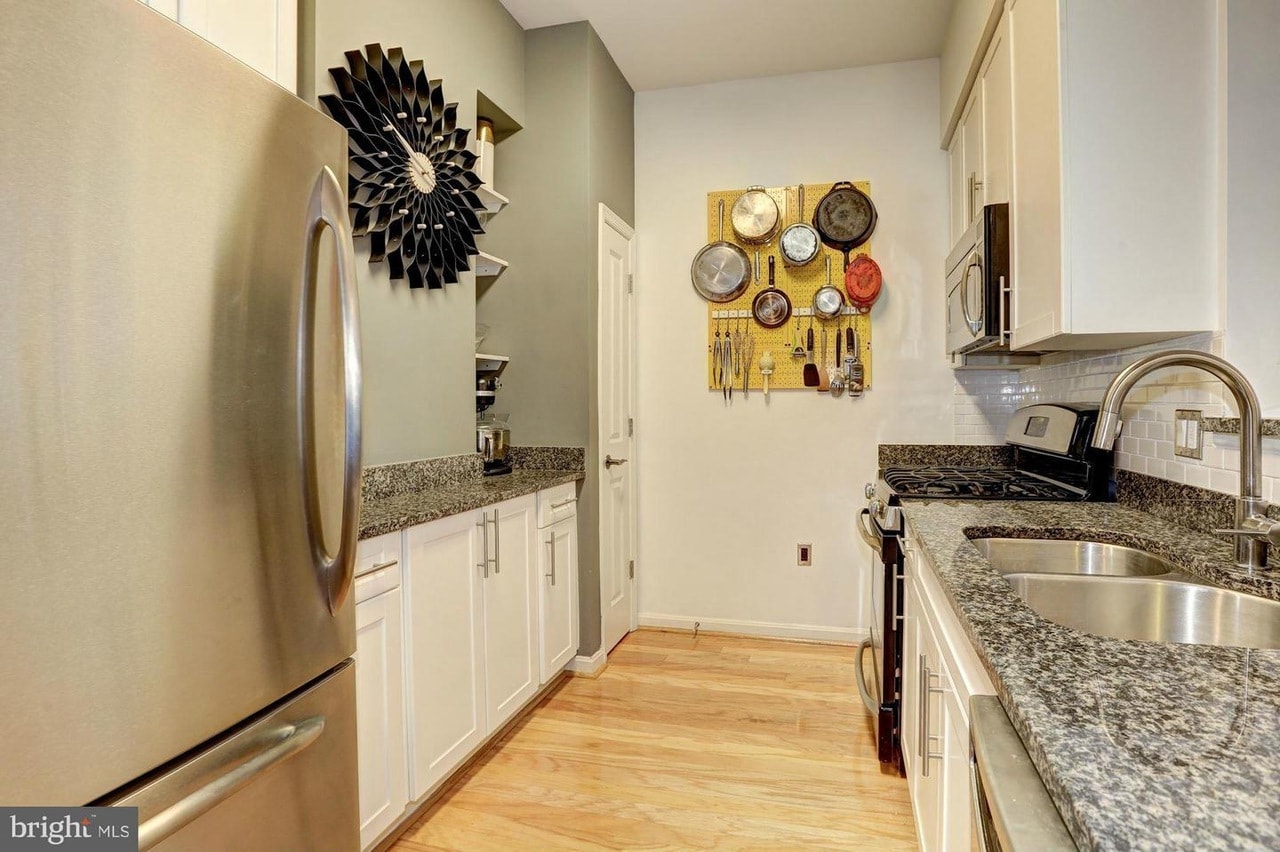 kitchen - 1390 Kenyon Street NW