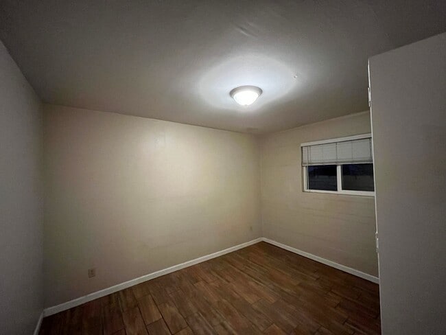Building Photo - 2 Bedroom Nearby ASU!!