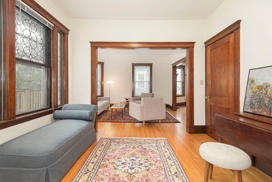 Building Photo - 38 Russell St