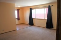 Building Photo - 906 C Ave NW