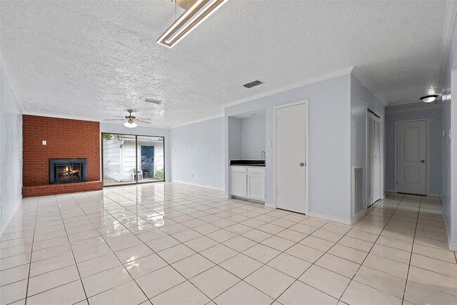 Building Photo - 13163 High Star Dr