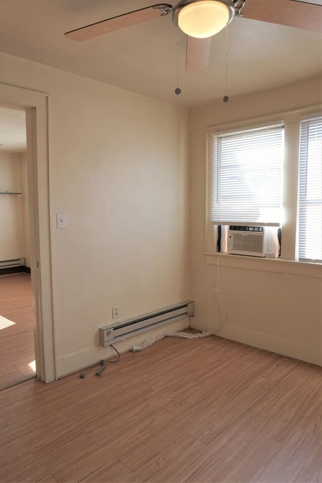 Building Photo - 523 SW 26