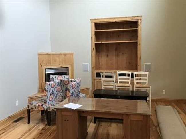 Building Photo - 4484 Alexander St