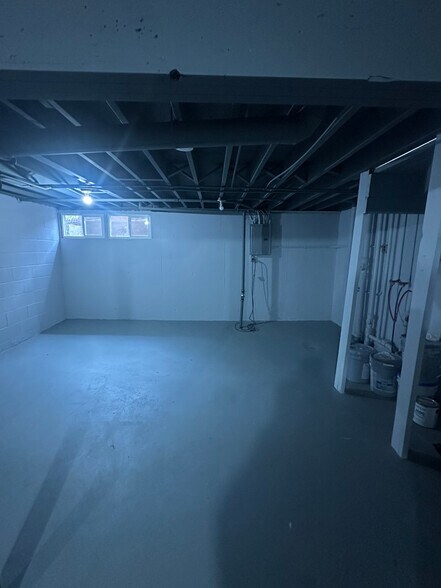 Building Photo - 3427 Young Ave