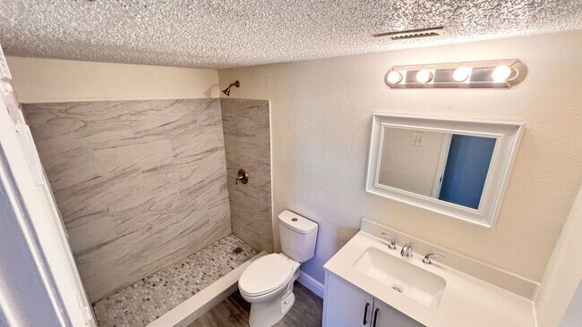 Building Photo - Cozy Casselberry Condo Available - Move In Before the Holidays!