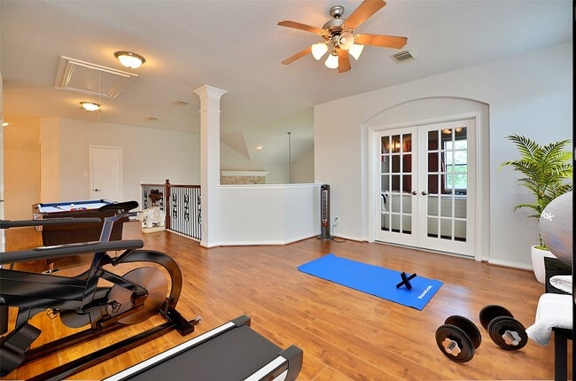 Building Photo - 4315 Village Forest Dr