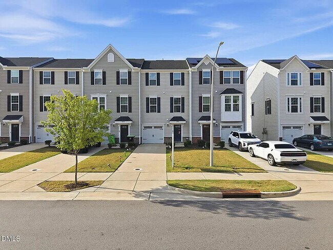 Building Photo - Lease OR Lease to Own