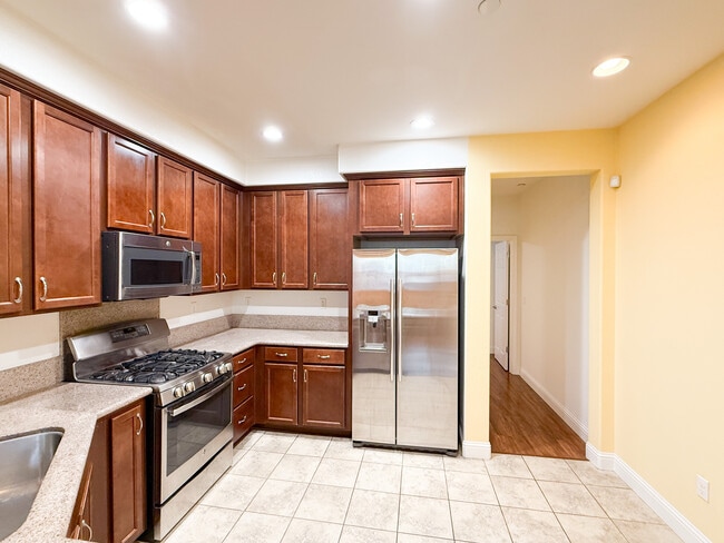 Building Photo - 1506 McCandless Dr