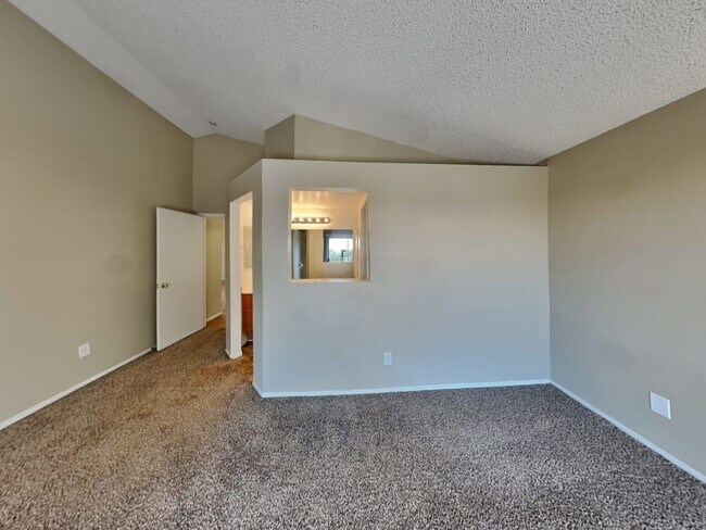 Building Photo - SINGLE FAMILY HOME
