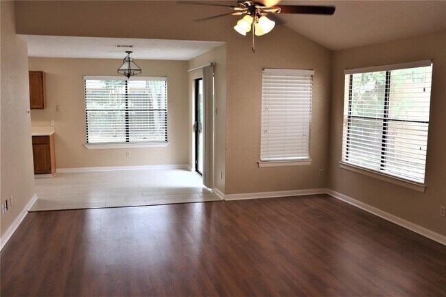 Building Photo - 7718 High Village Dr