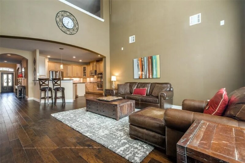 Building Photo - 905 High Meadow Rd