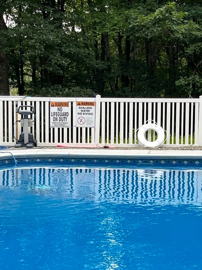 Building Photo - 315 Goldfinch Pl