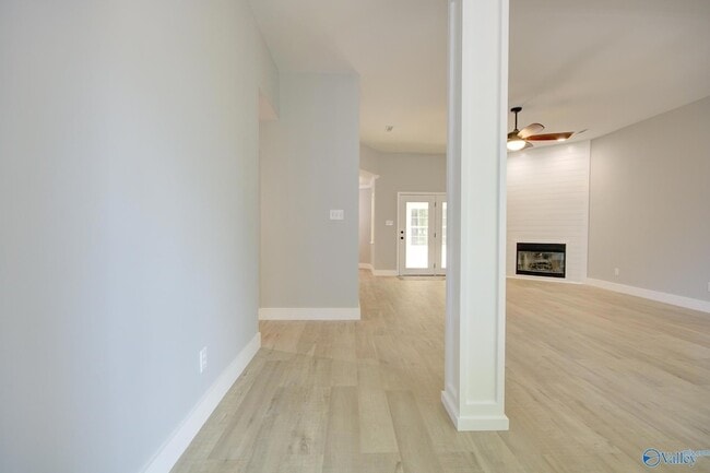 Building Photo - 205 Jarrett Ln