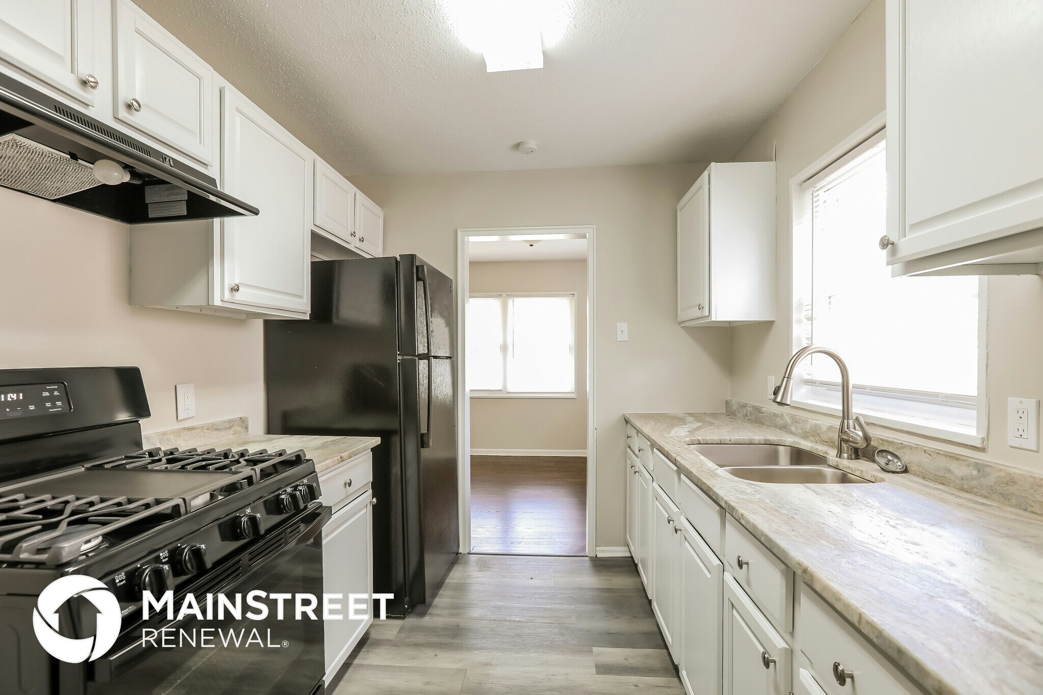 Building Photo - 1435 E 66th Terrace