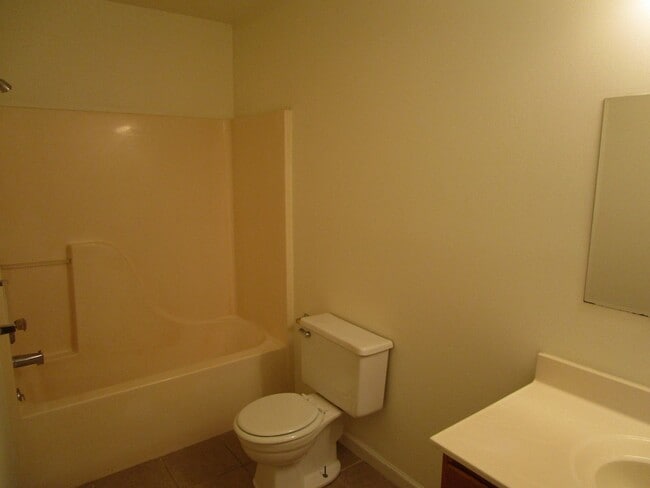 Building Photo - 2412-2414 Calder Ct.