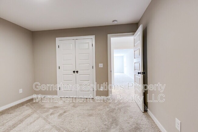 Building Photo - 7284 Ludlow Dr
