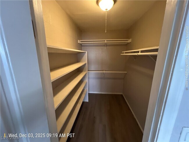 Building Photo - 555 S Royal Crest Cir