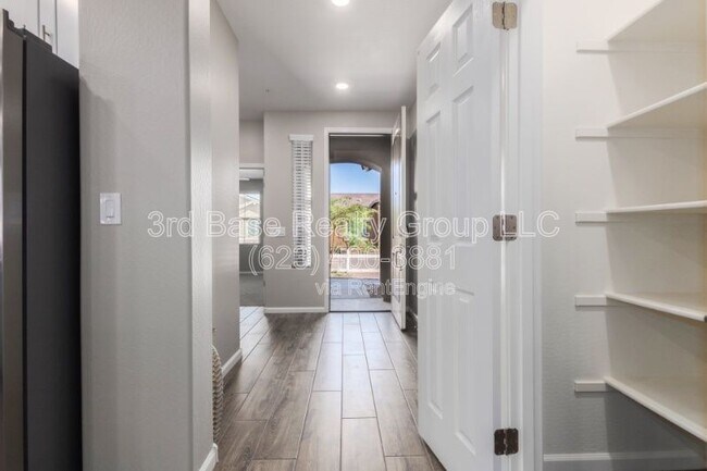 Building Photo - 21242 W Wilshire Dr