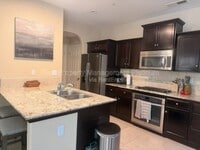 Building Photo - 1532 N Sanders Ave