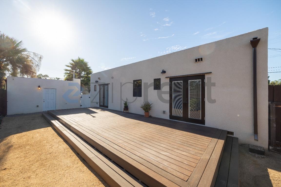 Building Photo - Unit