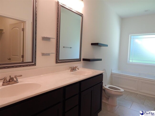 Building Photo - 154 N Lakewood Dr