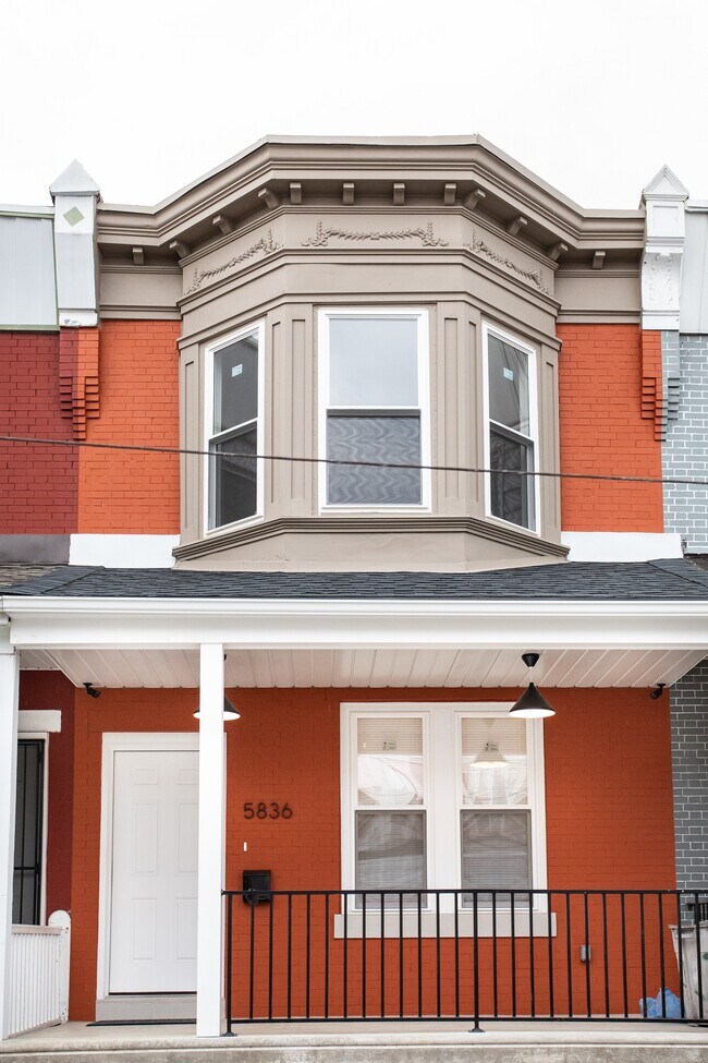 Building Photo - 5836 Alter St