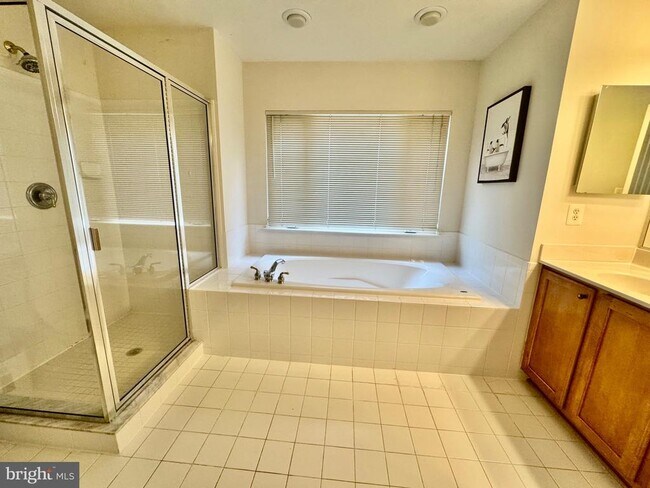 Building Photo - 23517 Gardenside Pl
