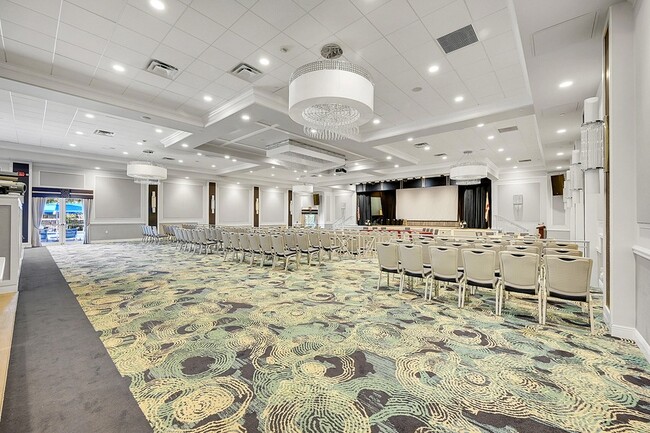 Building Photo - 5267 Europa Dr