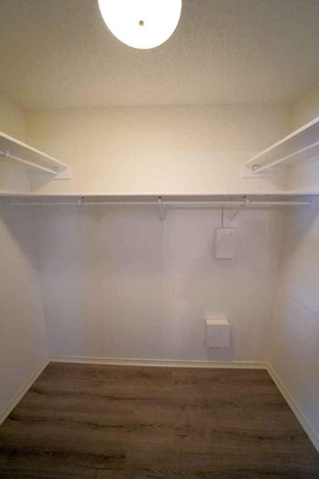 Building Photo - Wonderful Home in the Quiet Kingswood Heights Subdivision - Realtor Commission: $500