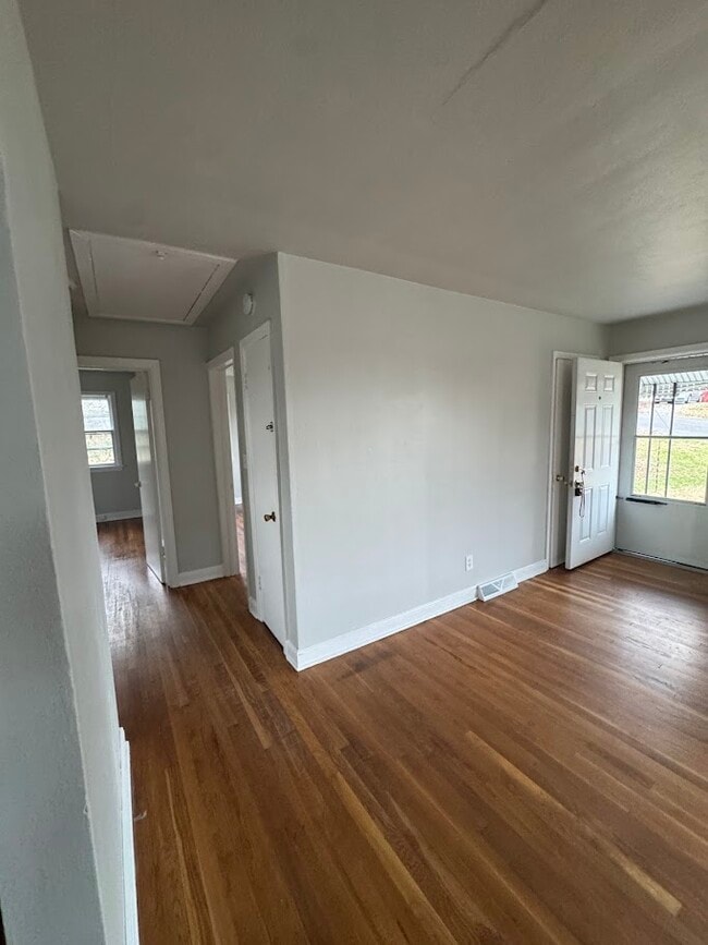 Building Photo - 1408 NW Downing St