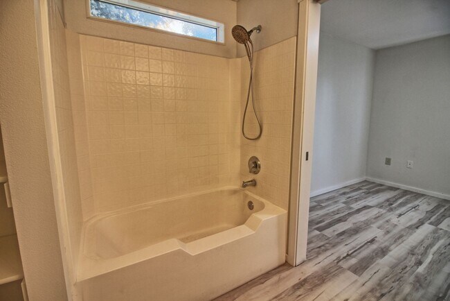 Building Photo - Updated and Renovated Ground Floor Condo f...