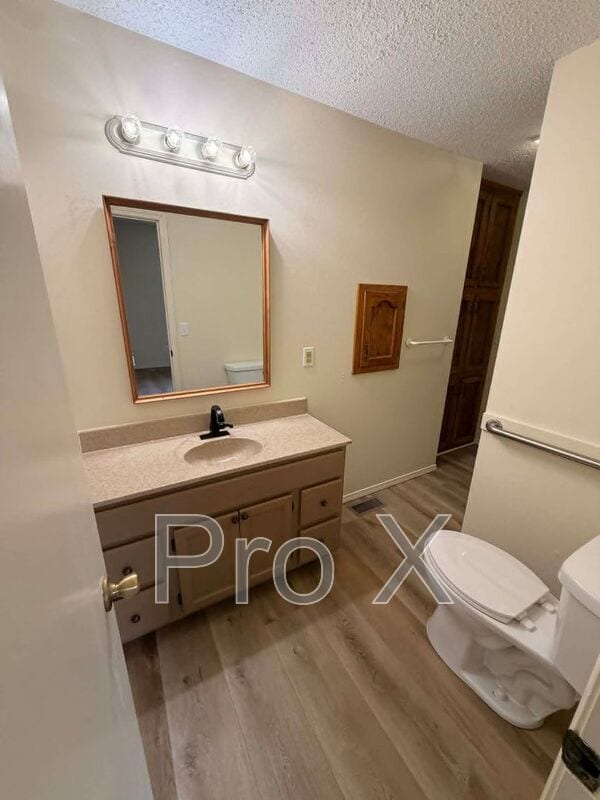 Building Photo - 2630-2632 E 2nd St