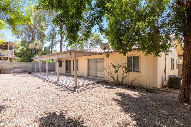 Building Photo - 966 E Morningstar Ln