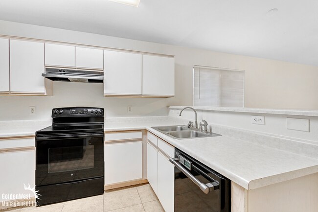 Building Photo - Comfortable 3Bdm 2Ba Home in Sun City!