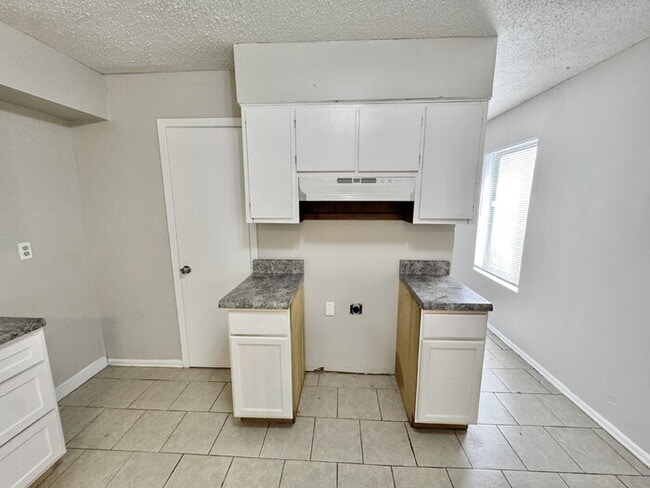 Building Photo - 4579 Buffer Dr