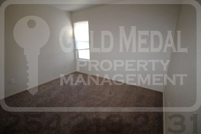 Building Photo - 306 Creek St – Unit C: Cozy Cove Living at...