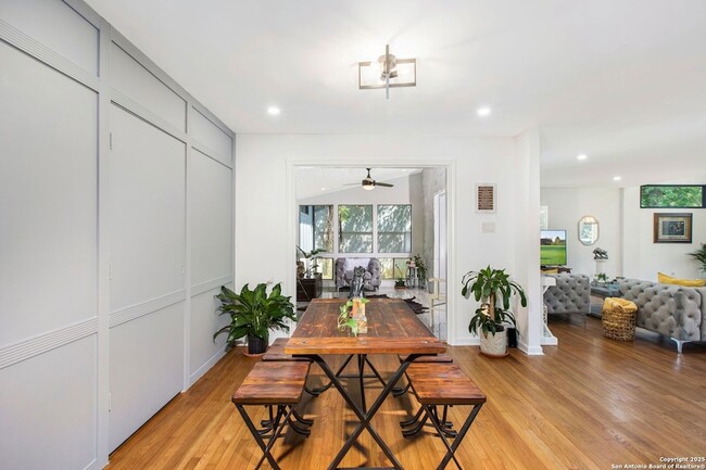 Building Photo - 423 College Blvd