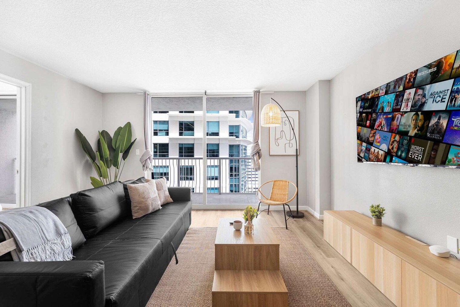 Building Photo - 1200 Brickell Bay Dr