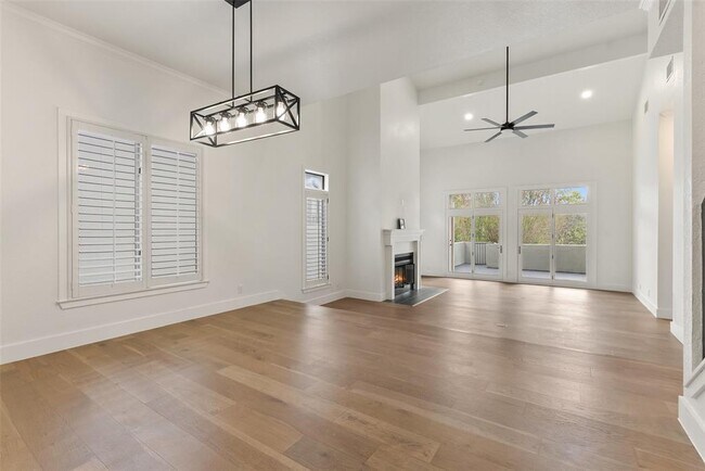 Building Photo - 4231 Westlake Dr