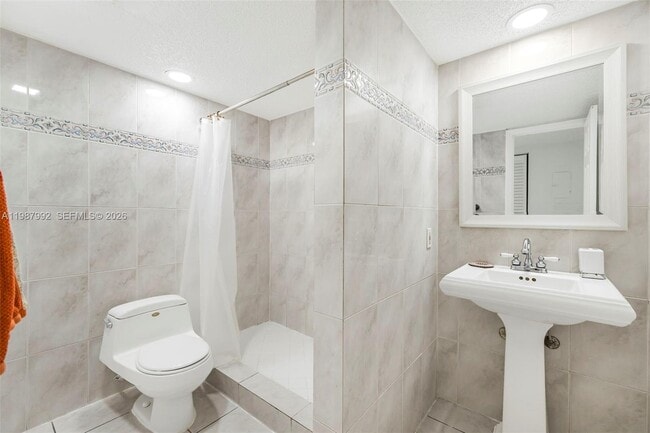 Building Photo - 18001 N Bay Rd