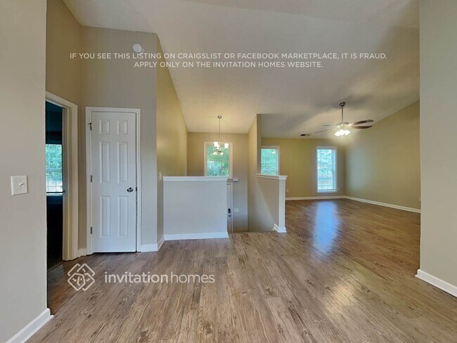 Building Photo - 5622 Elwood Cir