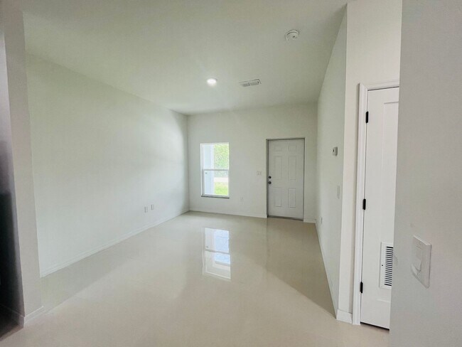 Building Photo - ASK US ABOUT FREE RENT!!*BRAND NEW TWO BED...