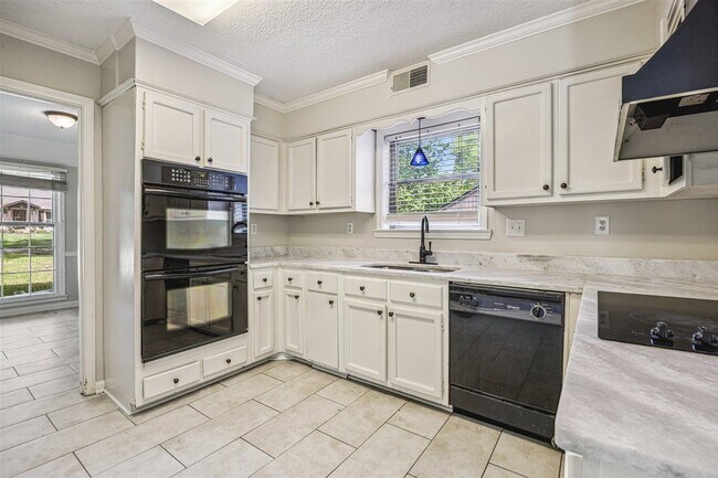 Building Photo - 2232 Burfordi Ln