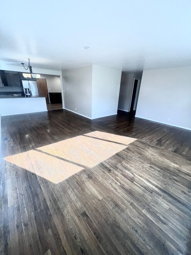 Building Photo - 701 S 19th Ave