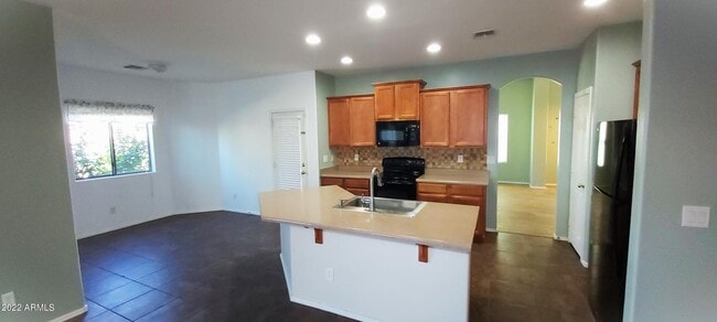 Building Photo - 518 W Black Hawk Pl