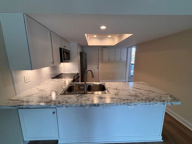 Building Photo - 7823 Fawn Brook Cir E