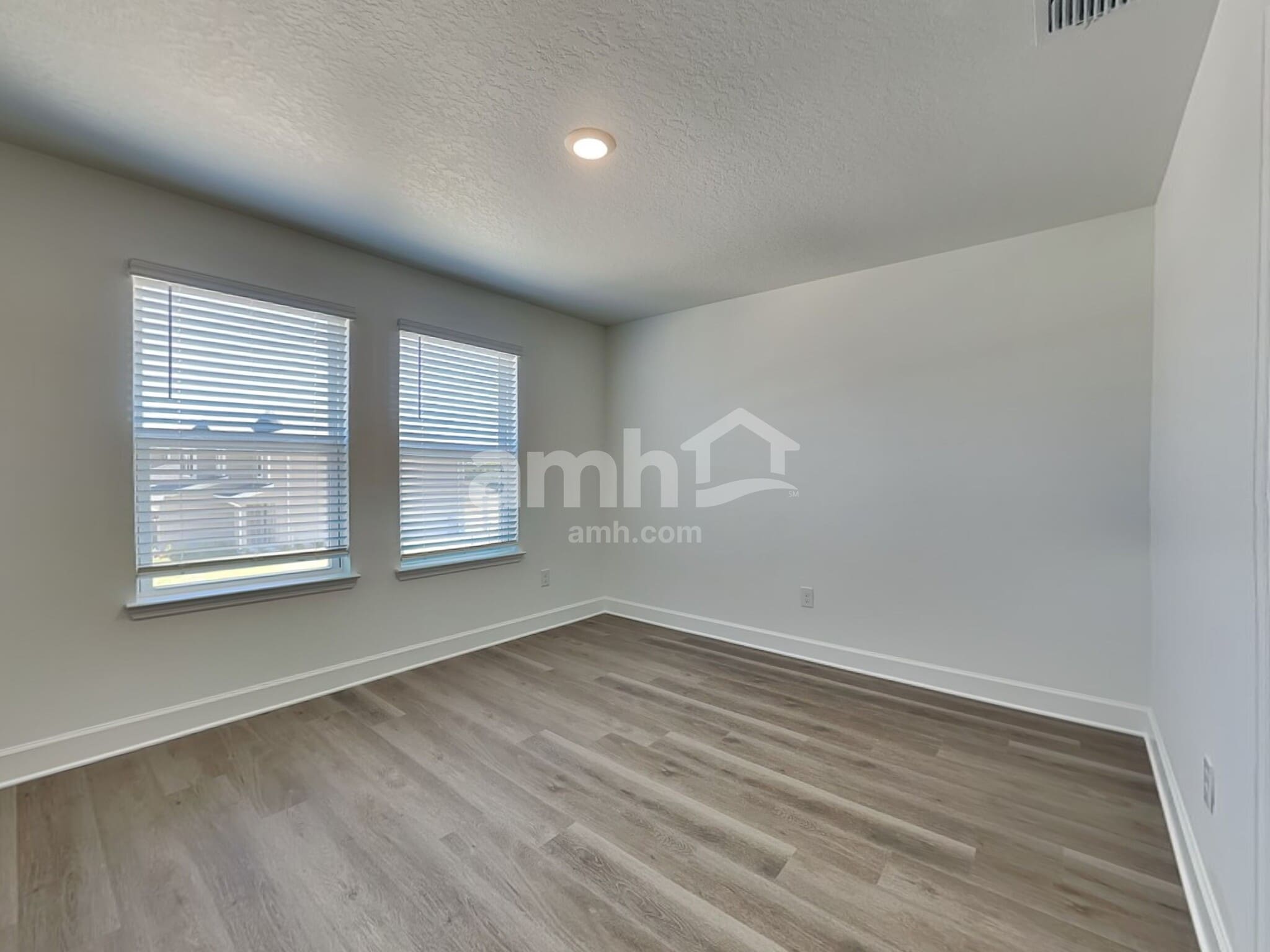 Building Photo - 37691 Dusty Saddle Ln