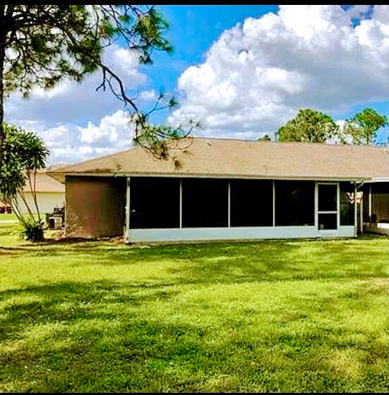 Building Photo - 2507 Matena Ave S