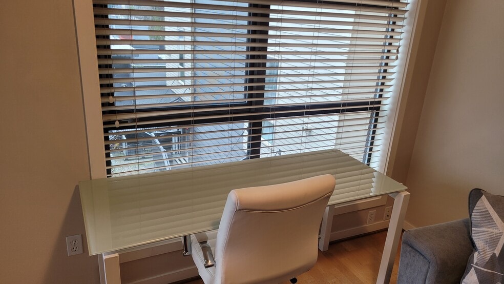 desk and chair - 4116 California Ave SW