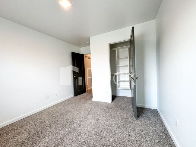 Building Photo - 1113 Magnolia Dr